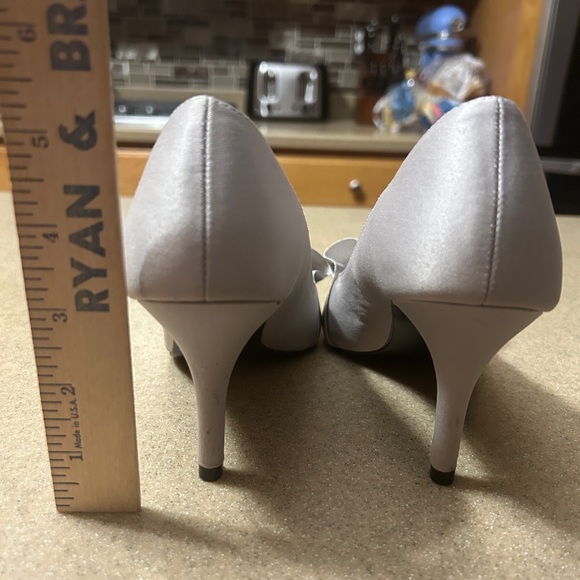 Kelly And Katie Heels Women’s Size 6 Silver Ruffle Kk Dahlia - Picture 4 of 9